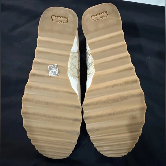 Like new – authentic coach athletic shoes, white size 9 - Picture 9 of 10